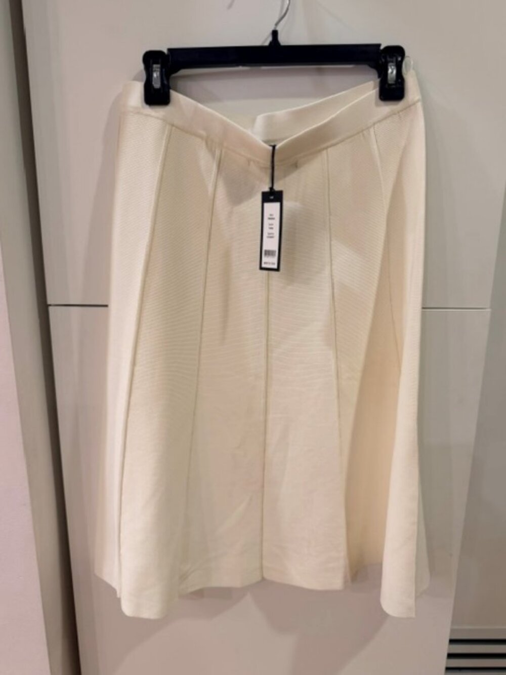 Romeo + Juliet Flare Skirt Size Medium – Cream, Textured Knit, NWT
